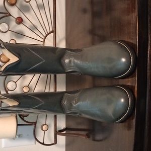 Never worn 40 year old ACME Leather Roper style boots Leather is soft Size 9 D
